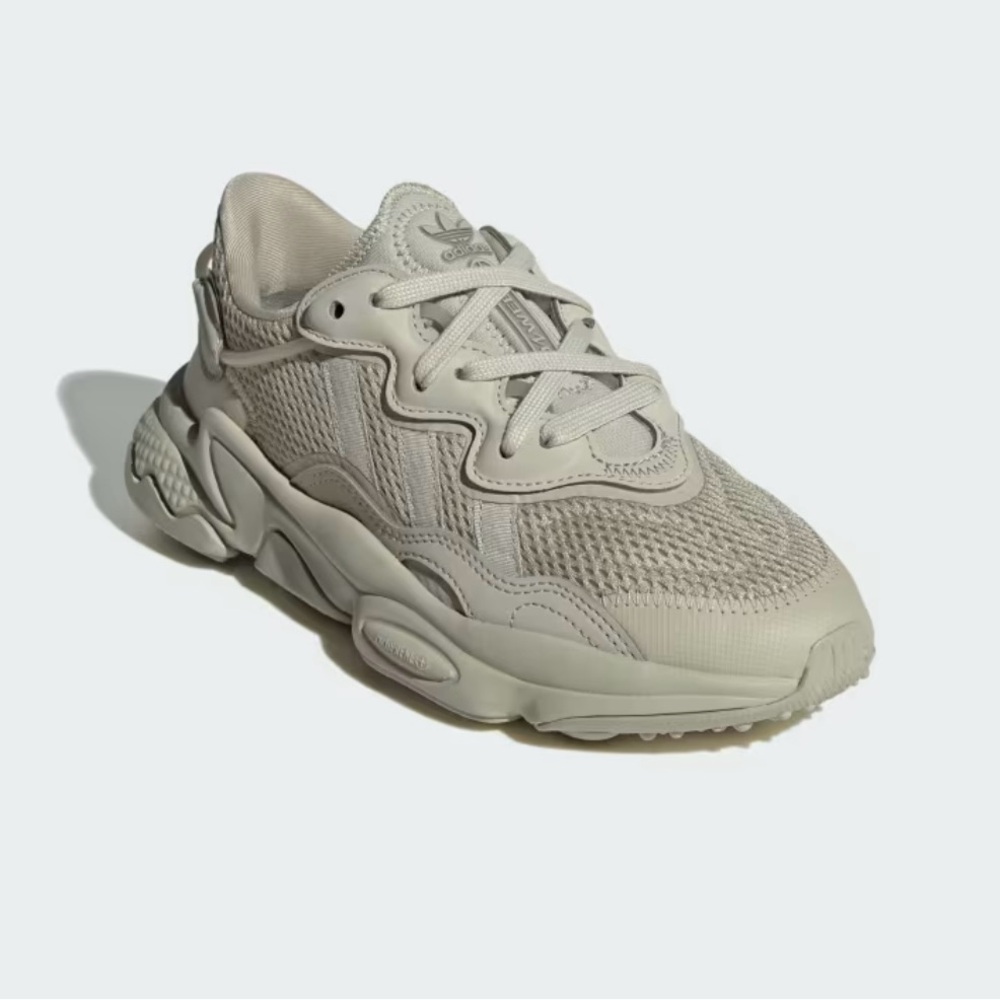 Adidas OZWEEGO